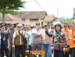 Bupati Dendi dan Kadis Sosial Lampung Tinjau Warga Terdampak Banjir