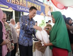 Pj Bupati pringsewu Buka Pasar Murah.