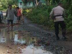 Tokoh Adat,Apdesi dan Pengusaha Tambak Uruk Jalan Rusak.