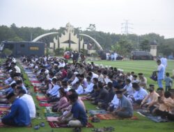 Polda Lampung Laksanakan Sholat Idhul  Fitri 1444.H.