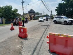Antisipasi Kemacetan jalur wisata PantaiSat Lantas Lakuksn Rekayasa Lalu lintas.