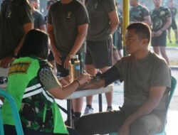 Ciptakan Kebersamaan Danrem 043/Gatam Aerobik Bersama Anggota Yonif  143/TWEJ.