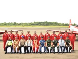 Kasiops Kasrem 043 /Gatam Sambut Jupiter Aerobatic Team (JAT).