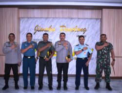 Perkokoh Sinergitas, Empat Pimpinan TNI Propinsi Lampung Berikan Kejutan Di Hari Bhayangkara Ke – 77, tahun 2023