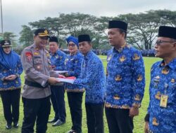Polres Tanggamus Ikuti Tiga upacara Peringatan dan Pembagian 10 Juta Bendera Merah putih