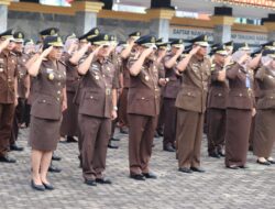 Kejati Lampung Ziarah dan Tabur Bungan di TMP Tanjung karang