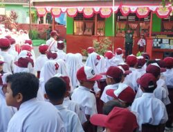 Babinsa Koramil 043-03/TBU pimpin Upacara  Di SD 3 Keteguhan