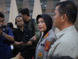 Warga Sukarame Serahkan Dosen Dan Mahasiswa diduga lakukan Perselingkuhan kepolda Lampung