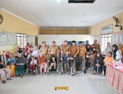 Pemprov Lampung dan Pemkab Pesawaran Berikan Bantuan Rehabilitasi Sosial