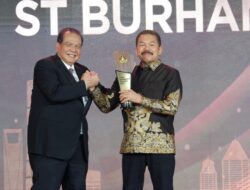 Jaksa Agung Memperoleh Penghargaan Person of the Year in Good Governance