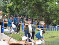 Pengabdian UNILA dan Forpimawa Tanam pohon dan tebar benih ikan