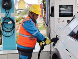 Mobil Listrik Melaju Aman diSepanjang Tol Lampung PLN siapkan 25Unit SPKLU