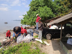 Ormas Jagat Buana Nusantara(JBN) Laksanakan Bakti Sosial Bersih bersih Pantai di Lempasing