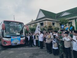 Jamaah Calon Haji Kabupaten Pringsewu Resmi Diberangkatkan