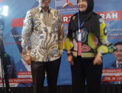 Kyai Mirza Dan Bunda Eva kompak Hadiri Undangan Partai Demokrat Di Grand Mercury