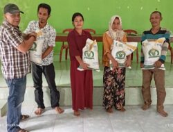 Pekon Neglasari Salurkan Bantuan Pangan Ke 234 Keluarga Penerima Manfaat (KPM)