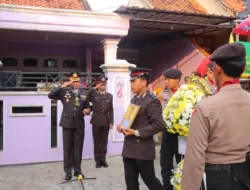 Penghormatan Terakhir Kapolresta Bandar Lampung Pimpin prosesi Pemakaman Almarhum Aiptu Hifzon
