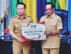 Pj.Bupati  Pringsewu Marindo kurniawan Kembali Terima Penghargaan Kinerja