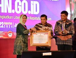 UNILA Meraih Penghargaan Jaringan Dokumentasi Dan Informasi Hukum Nasional