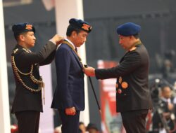 Anugerahi Presiden Jokowi Loka Praja Samrakshana Polri Bentuk Penghormatan Institusi.