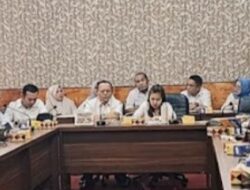 Ketua DPRD Lamsel, H. Hendri Rosyadi, SH., MH., Pimpin Rapat Banmus