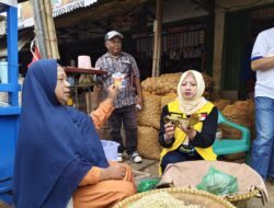 Grebek Pasar Cabup Pringsewu Nomor 4 Ririn Kunjungi Pedagang Terminal Pringsewu Sekaligus Belanja