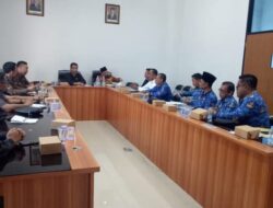 Anggota DPRD Pringsewu Agus Irwanto Terima Aspirasi Penjaga Sekolah SDN 2 Karangsari Pagelaran