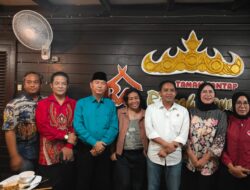 Dua Raja Bertemu,  Raja Besi Tua Lampung H.Nuryadin Bertemu Menteri Kehutanan Saat Berkunjung ke Lampung
