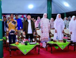 Pj.Bupati Marindo Hadir di tengah Rakyat Pringsewu Saat Malam Pergantian Tahun yang di pusatkan di Halaman pendopo.