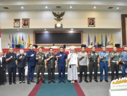 Kasrem 043/Gatam Hadiri Paripurna DPRD Lampung Persetujuan dan Pengesahan , Pengakatan Gubernur dan Wakil Gubernur