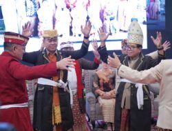 Pj Gubernur Lampung Samsudin  Dan Istri Terima Gelar Adat Pangeran Sejati Dan Pangeran Permaisuri