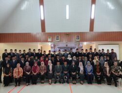 Kepala Dinas Pendidikan dan Kebudayaan Thomas Americo Rombak kepala SMA/SMK Selampung