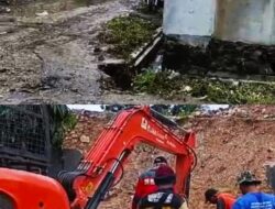 Akibat hujan Deras Longsor Membuat Robohnya pagar Beton Perumahan Angkasa