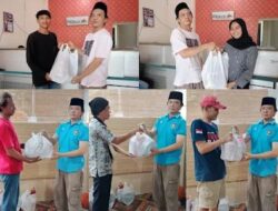 Didukung Marindo Kurniawan, Media Pikiran Lampung Bagikan Bingkisan Idul Fitri Ke Warga dan Pembaca Setia