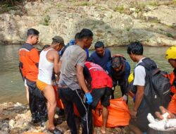 Tragis! Wisatawan Terseret Arus di Air Terjun Batu Menyan, Ditemukan Setelah 7 Jam Pencarian