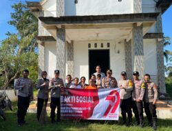 Sambut Hari Bhayangkara Ke -79, Polsek Blambangan Umpu Bersihkan Lingkungan Gereja