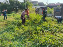 Kodim 0410. KBL Bersama Babinsa Kelurahan Sukajawa adakan Baksos Jum’at Bersih.