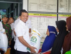 Bupati Riyanto Pamungkas Distribusikan Bantuan  Pangan Beras: 33 Ribu Warga Terima 20 Kg Beras