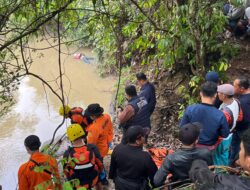 Satuaan Brimob Polda Lampung Batalyon A. Pelopor Laksanakan.  Evakuasi dan Pengamanan insiden.