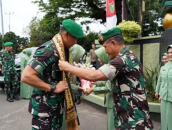 Danrem 043/Gatam Hadiri Tradisi Penyambutan dan Penerimaan Pangdam XXI Raden Inten dan Ketua Persit.