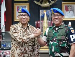 Puspom AD Anugerahi Gubernur Lampung RMD warga kehormatan dan Pin Emas Polisi Militer