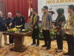 Milad Ke -13 IWO Lampung Beri Penghargaan kepada Tokoh Pendorong Percepatan pembangunan Daerah.