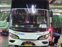 Bus Damri Mogok Kehabisan Bensin Pelayanan Damri Mengecewakan !!!