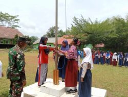 Satgas TMMD ke-126 Kodim 0427/Way Kanan Latih Siswa SDN 1 Sriwijaya Upacara Bendera, Tanamkan Disiplin Sejak Dini