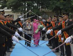 Sambut Kepemimpian Baru,Polda Lampung Gelar Tradisi Penyambutan Kapolda Irjenpol Helfi Assegaf Dengan Pedang pora