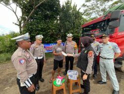 Tekan Angka Kecelakaan Lalu Lintas, Kasatlantas Polres Way Kanan Lakukan Rampcheck dan Pemeriksaan Kesehatan Sopir