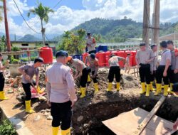 Brimob Lampung Bangun Sumur Air Bersih Bagi Korban Di Padang Pariaman