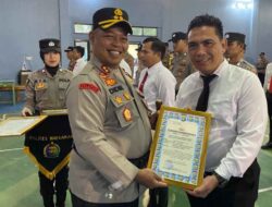 Dorong Motivasi Kinerja, Kapolres Way Kanan Beri 30 Penghargaan Personel Berprestasi dan Satu Polsek Dapat Bendera Hitam