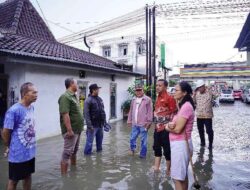 Gerak Cepat Bupati Tinjau Lokasi Banjir di Wilayah Pringsewu Kota