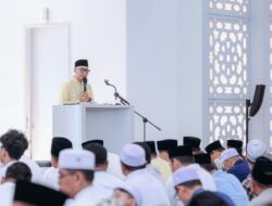 Shalat Ied Bersama Ribuan Masyarakat Lampung, Gubernur Rahmat Mirzani Djausal Ajak Masyarakat Perkuat Kepedulian dan Persatuan di Momentum Idulfitri 1447 H